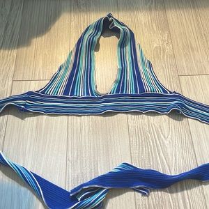 amazon halter top, thicker neck, straps that tie in the back XTRASMALL